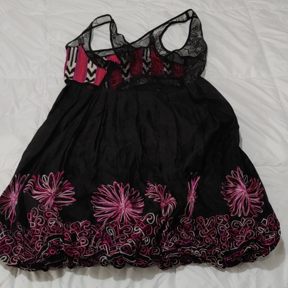 Dress - Picture 2 of 4